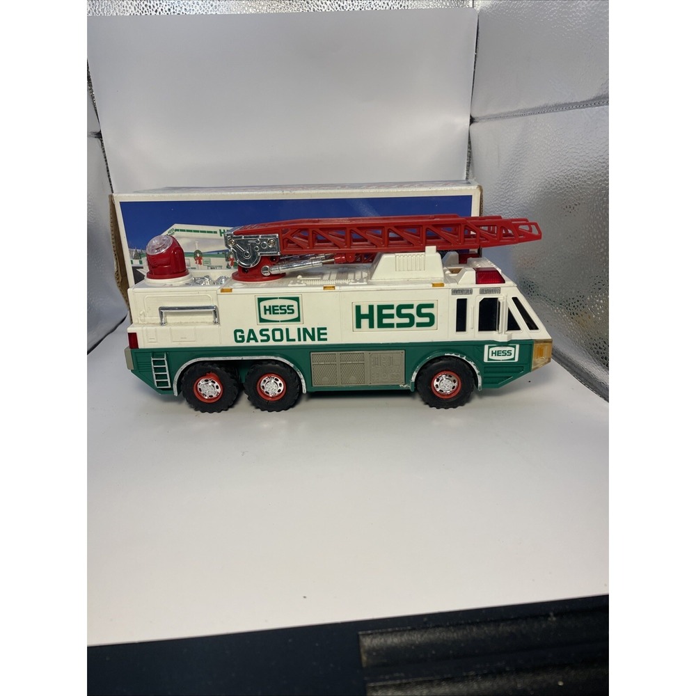 Vintage 1996 HESS Toy "EMERGENCY TRUCK" NIB Gas Oil Service Station Collectable